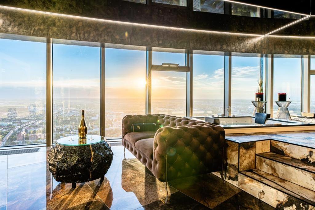 Apartamenty Sky Tower Z Jakuzzi Przy Oknie Βρότσλαβ Εξωτερικό φωτογραφία